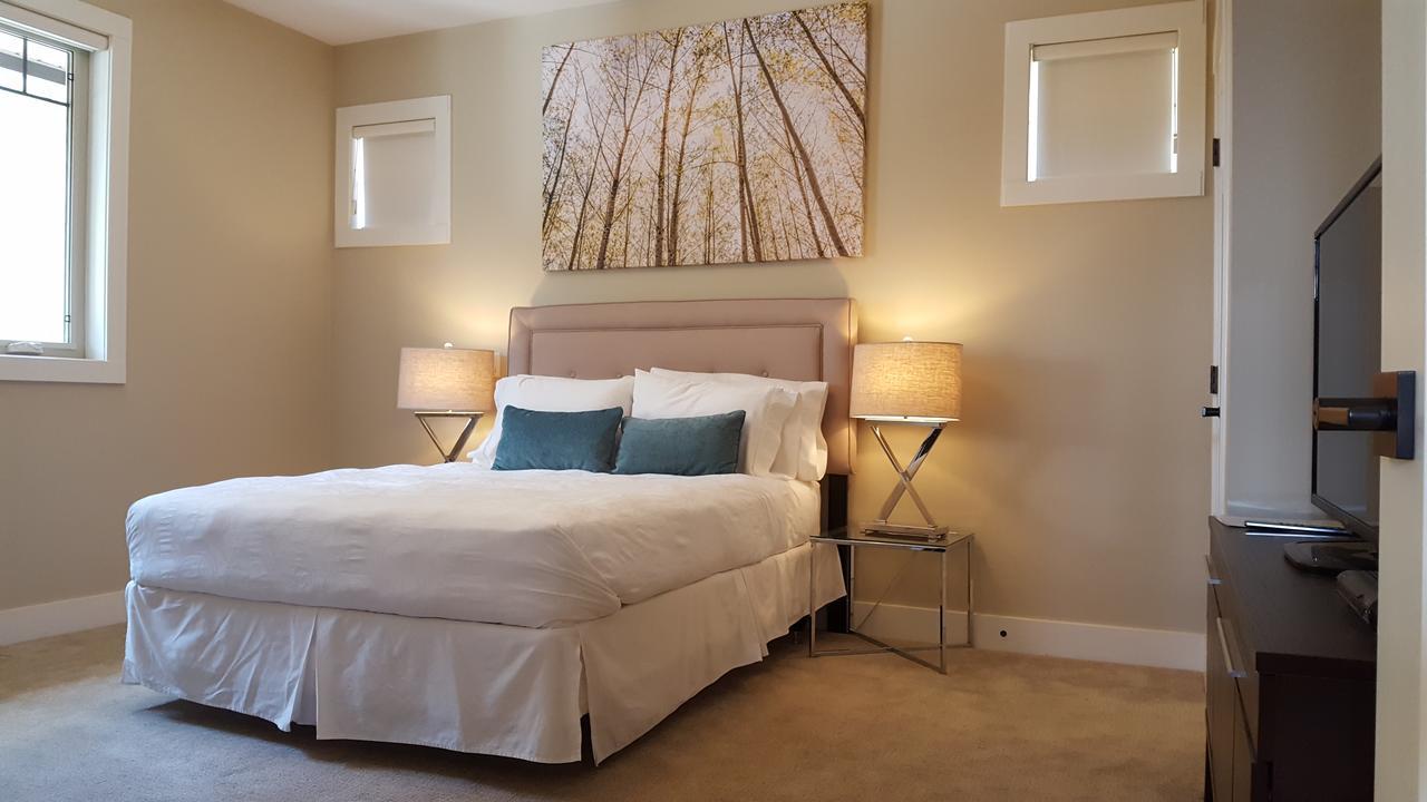 Teehouse Bed & Breakfast West Kelowna Bagian luar foto